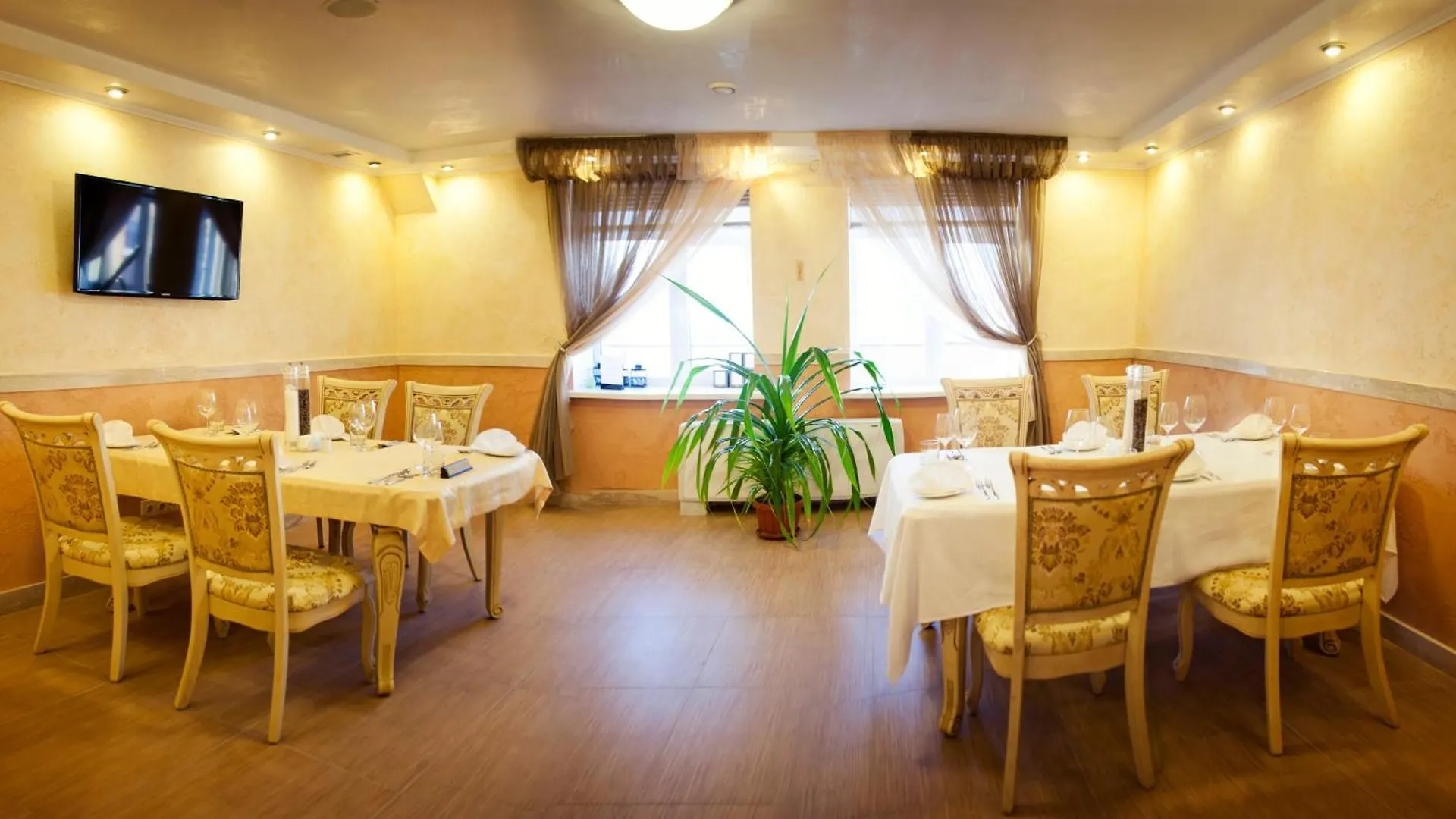 Hotel Asteri Kiew 3*,
